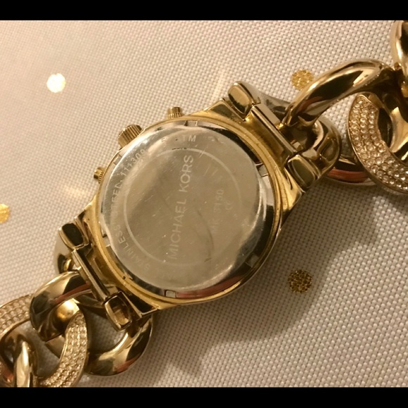 Michael Kors Gold Twist Chain Watch - Picture 7 of 7
